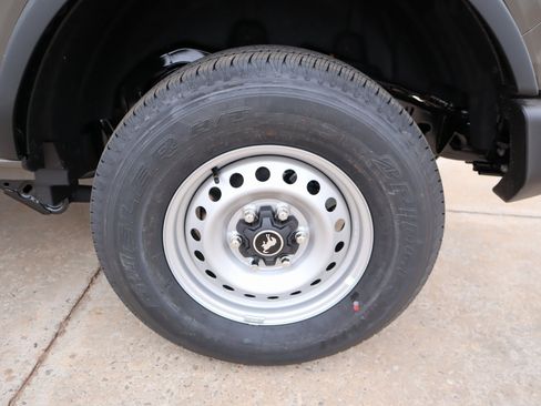 New 2025 Ford Bronco 4-Door image 18