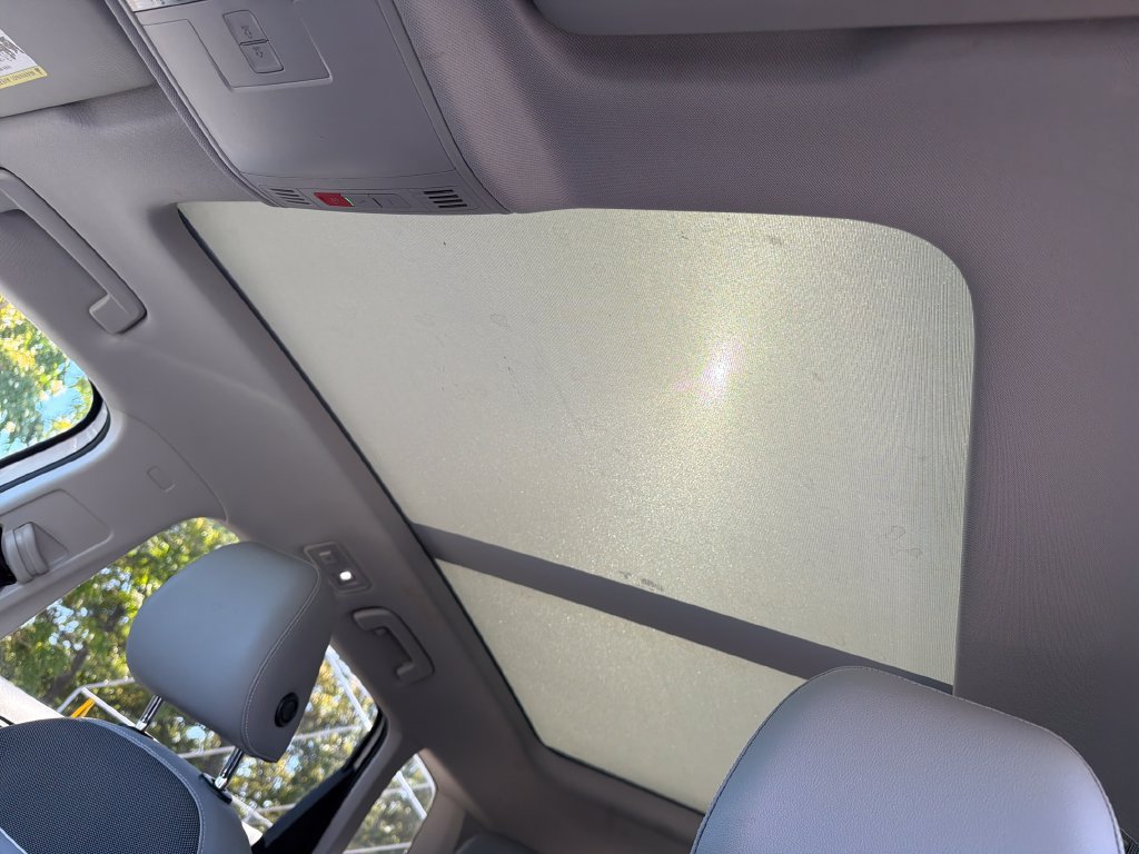 Used 2024 Volkswagen Taos SE w/ Panoramic Sunroof Package FWD image 26
