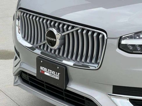 Used 2023 Volvo XC90 B6 Plus AWD/4WD image 36