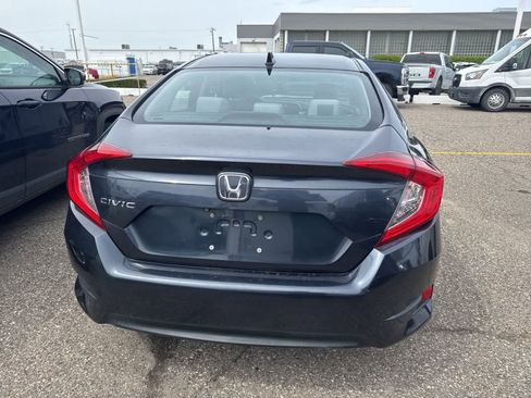 Used 2018 Honda Civic EX image 11