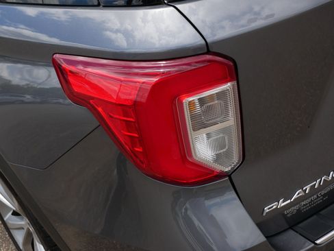 Certified 2021 Ford Explorer Platinum w/ Equipment Group 601A AWD/4WD image 17