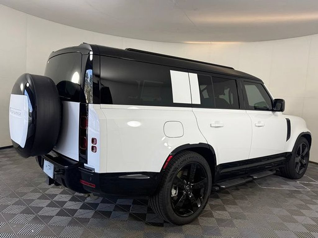 New 2025 Land Rover Defender 130 X-Dynamic SE AWD/4WD image 8