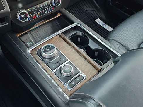 Used 2021 Ford Expedition Platinum image 25