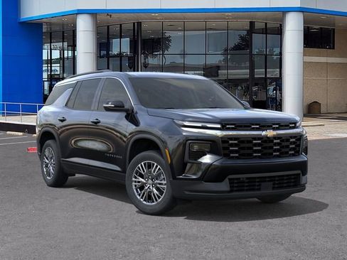 New 2026 Chevrolet Traverse LT w/ Driver Confidence Package FWD image 7