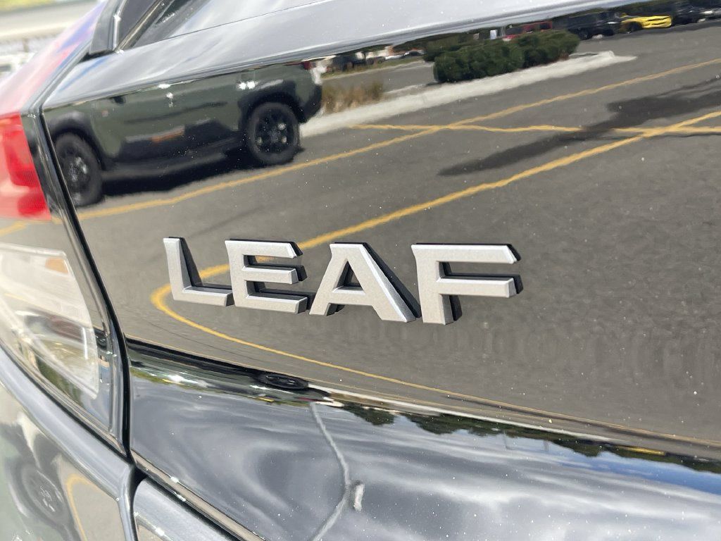 Used 2025 Nissan Leaf S FWD image 8