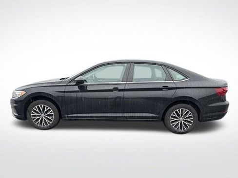 Used 2021 Volkswagen Jetta SE FWD image 3