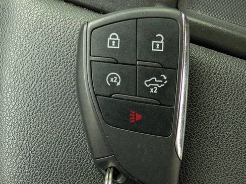 Used 2023 Chevrolet Silverado 1500 Custom AWD/4WD image 25