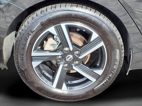 Used 2024 Nissan Sentra SV FWD image 10