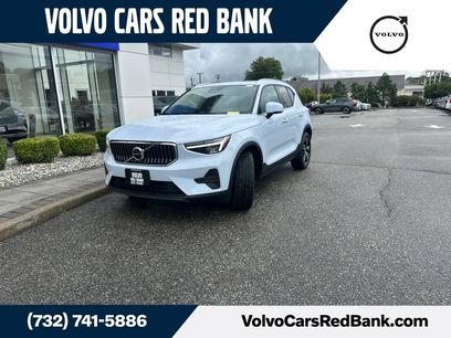 Used 2025 Volvo XC40 B5 Core
