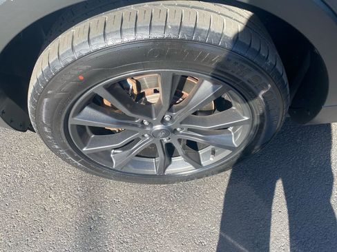 Used 2017 Ford Explorer XLT w/ Equipment Group 202A image 33