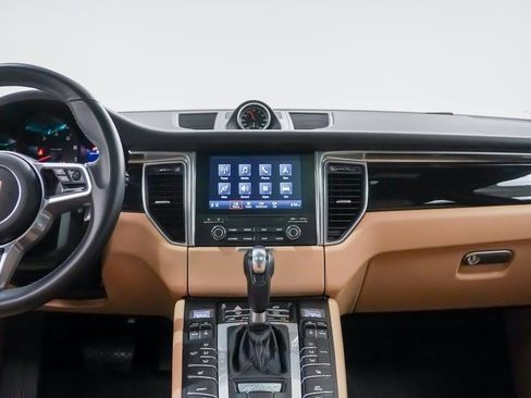 Used 2018 Porsche Macan Sport Edition image 20