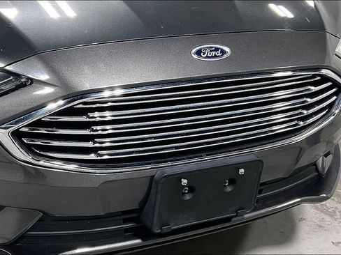 Used 2018 Ford Fusion SE w/ Fusion SE Technology Package image 36