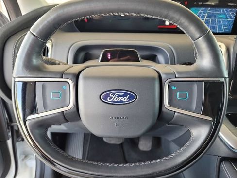 Used 2025 Ford Expedition Max Platinum AWD/4WD image 23