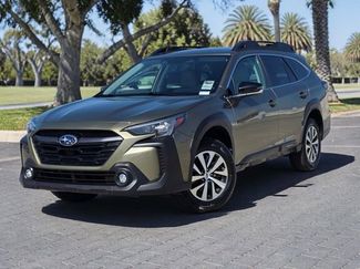 Used 2025 Subaru Outback Premium AWD/4WD video 2