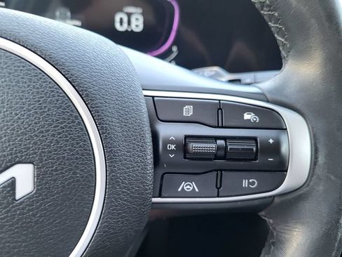 Used 2025 Kia Sportage EX FWD image 17