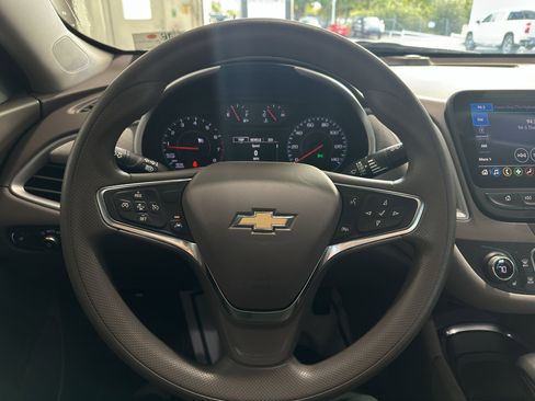 Used 2024 Chevrolet Malibu LT image 9