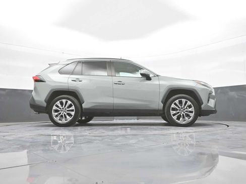 Used 2022 Toyota RAV4 XLE Premium AWD/4WD image 43