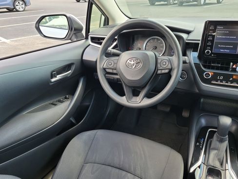Used 2021 Toyota Corolla LE w/ LE Convenience Package image 16
