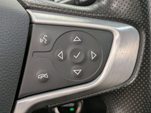 Used 2023 GMC Terrain SLE w/ Driver Convenience Package image 17