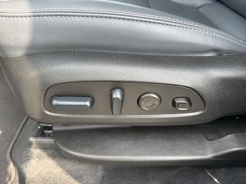 Used 2024 Buick Enclave Premium image 13