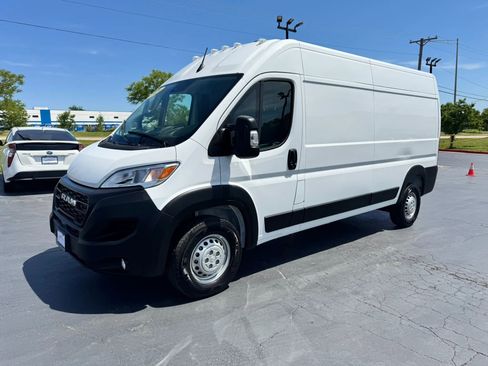 Used 2026 RAM ProMaster 2500 w/ Convenience Group FWD image 2