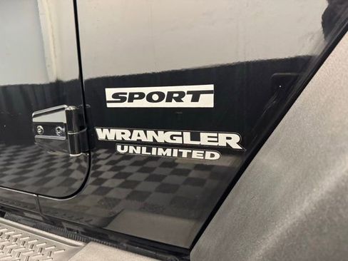 Used 2013 Jeep Wrangler Unlimited Sport image 32
