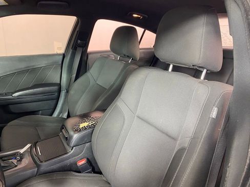 Used 2018 Dodge Charger SXT Plus w/ Blacktop Package RWD image 10
