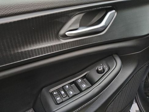 New 2025 Jeep Grand Cherokee L Altitude image 19