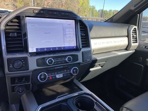 Used 2022 Ford F250 Lariat w/ Black Appearance Package image 22