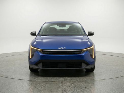 Used 2025 Kia K4 LXS FWD image 2