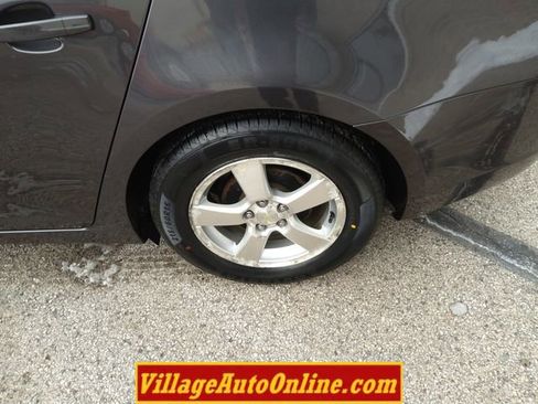 Used 2014 Chevrolet Cruze LT image 9