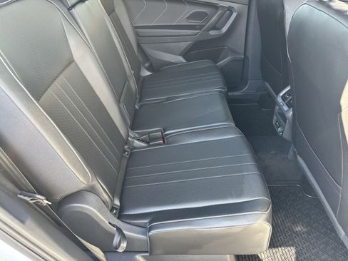 Certified 2024 Volkswagen Tiguan SE image 11