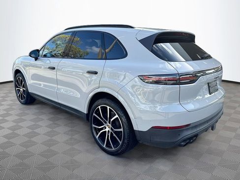 Used 2023 Porsche Cayenne Platinum Edition image 8