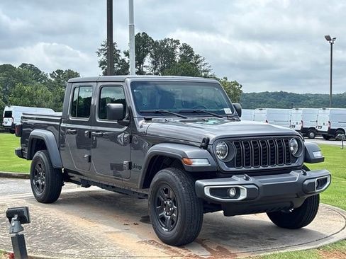 Used 2024 Jeep Gladiator Sport AWD/4WD image 9