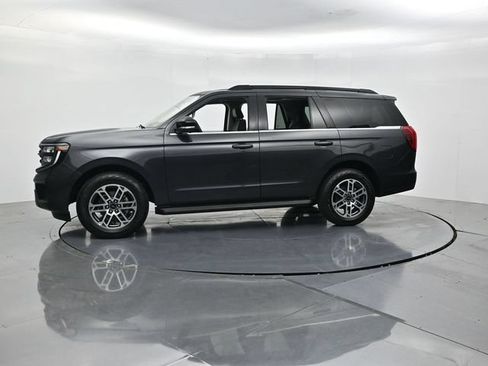 Certified 2025 Ford Expedition Active AWD/4WD image 6