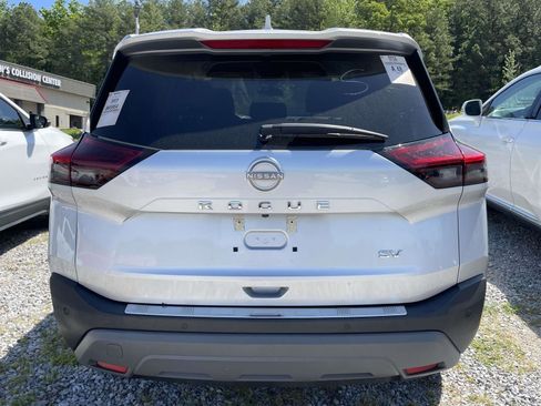 Used 2023 Nissan Rogue SV image 8