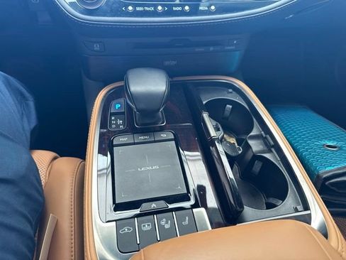 Used 2021 Lexus LS 500 w/ Interior Upgrade Package RWD image 10