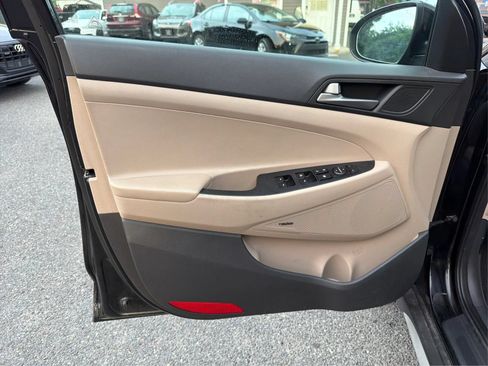 Used 2017 Hyundai Tucson SE Plus AWD/4WD image 22