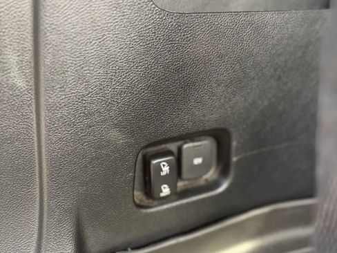 Used 2018 Ford Edge Titanium w/ Equipment Group 301A FWD image 38