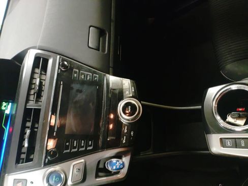 Used 2017 Toyota Prius V Two FWD image 15