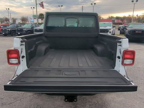Used 2024 Jeep Gladiator Sport image 12