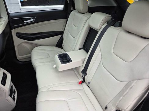 Used 2016 Ford Edge Titanium w/ Technology Package image 25