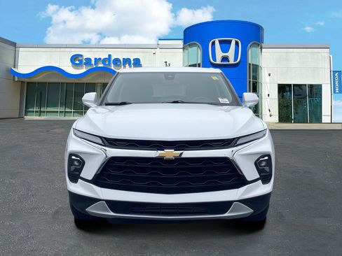 Used 2025 Chevrolet Blazer LT AWD/4WD image 2