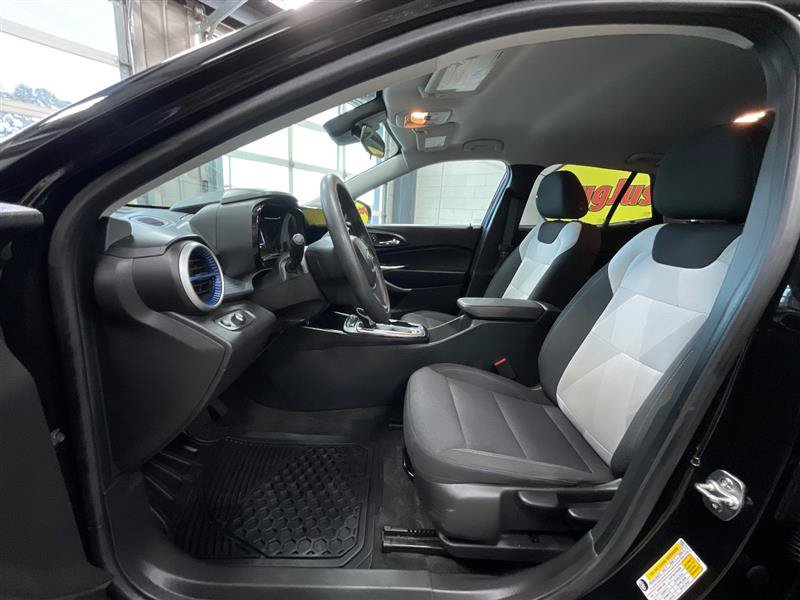 Used 2024 Chevrolet Trax LS FWD image 11