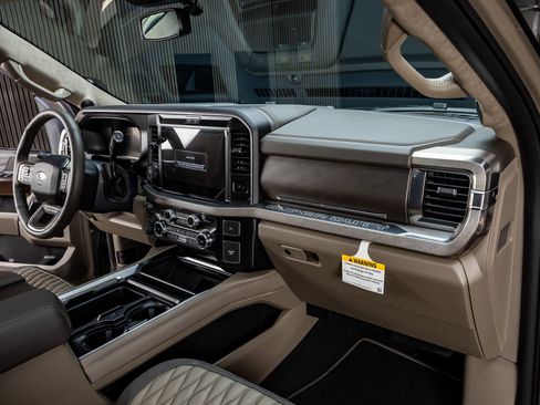 Used 2026 Ford F450 Platinum w/ Platinum Plus Package AWD/4WD image 18