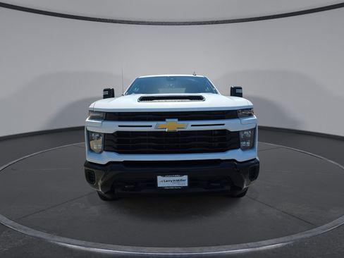 Used 2024 Chevrolet Silverado 2500 Custom w/ Custom Value Package AWD/4WD image 3