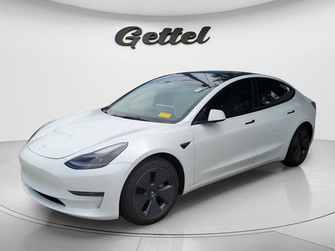 Used 2023 Tesla Model 3 Standard Range RWD image 1