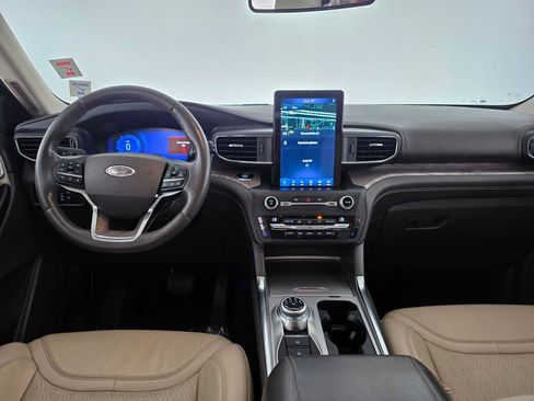 Used 2020 Ford Explorer Platinum w/ Premium Technology Package AWD/4WD image 20