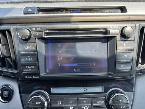 Used 2013 Toyota RAV4 Limited AWD/4WD image 18