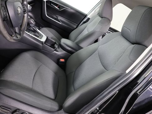 Used 2022 Toyota RAV4 XLE image 8